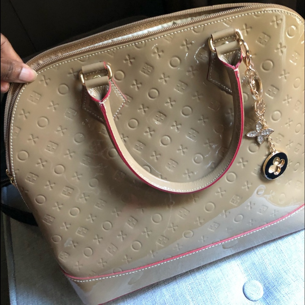 🌺Nude Taupe Arcadia/ Invece Patent Dome Handbag